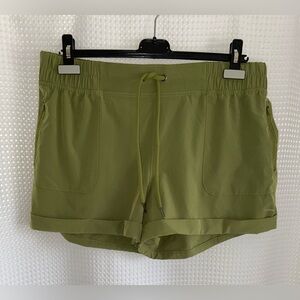 Women’s Mondetta Khaki Green Activewear Shorts -‎ Size XL